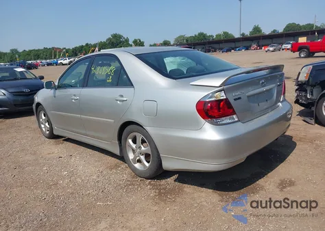 2005 Toyota Camry Se z USA, uszkodzony, nr VIN 4T1BE32KX5U058249